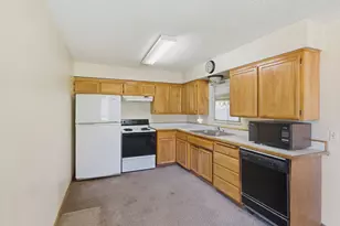 637 Covered Bridge Rd, Rogue River, OR 97537 - Photo 15