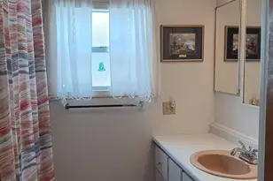 2252 Table Rock Rd, Medford, OR 97501 - Photo 9