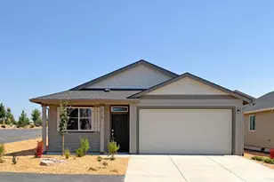 2712 NW 26th Lp N, Redmond, OR 97756 - Photo 1