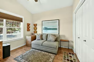 1099 N Haskell St, Central Point, OR 97502 - Photo 15