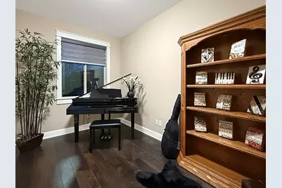 61072 Manhae Loop, Bend, OR 97702 - Photo 3