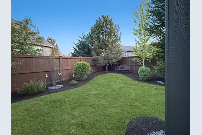 61072 Manhae Loop, Bend, OR 97702 - Photo 43