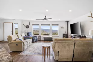11417 SE Lazy Back Ln, Prineville, OR 97754 - Photo 7