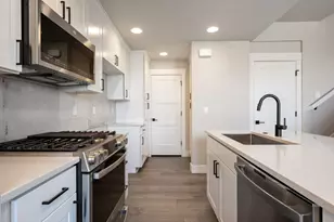 20518 NE Empire Ave, Bend, OR 97701 - Photo 5