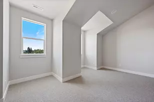 20518 NE Empire Ave, Bend, OR 97701 - Photo 21