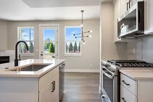 20518 NE Empire Ave, Bend, OR 97701 - Photo 7