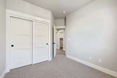 20518 NE Empire Avenue, Bend, OR 97701 - Photo 9