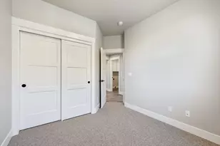 20518 NE Empire Ave, Bend, OR 97701 - Photo 9