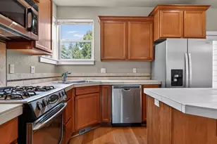 2716 NE Rosemary Dr, Bend, OR 97701 - Photo 5