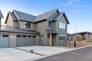 61311 McRoberts Ln, Bend, OR 97702 - Photo 3