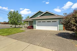102 SW Pintail Ct, Grants Pass, OR 97527 - Photo 3