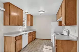 1232 W Harbeck Rd, Grants Pass, OR 97527 - Photo 13