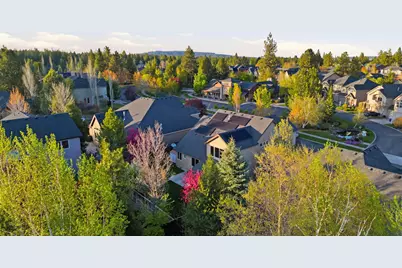 19530 Hollygrape Street, Bend, OR 97702 - Photo 81