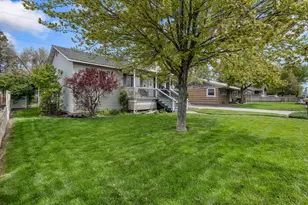 683 NW 5th St, Prineville, OR 97754 - Photo 9