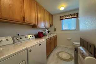 9227 St Andrews Cir, Klamath Falls, OR 97603 - Photo 49