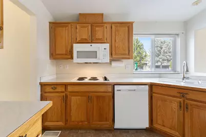 20781 Livengood Way, Bend, OR 97701 - Photo 13