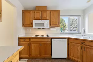 20781 Livengood Way, Bend, OR 97701 - Photo 13