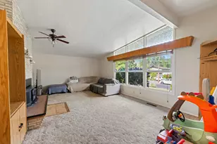 1320 NW Prospect Ave, Grants Pass, OR 97526 - Photo 5