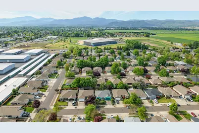 921 Birmingham Street, Medford, OR 97501 - Photo 19