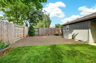 921 Birmingham St, Medford, OR 97501 - Photo 7