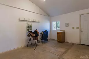 22520 Carolyn Ct, Bend, OR 97701 - Photo 25