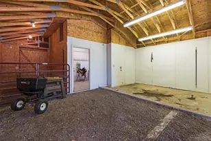 22520 Carolyn Ct, Bend, OR 97701 - Photo 23