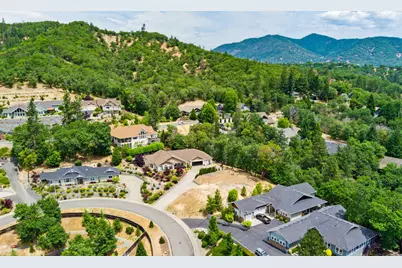 166 NW Native Run Loop, Grants Pass, OR 97526 - Photo 9