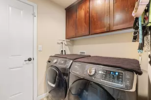 944 Stonewater Dr, Eagle Point, OR 97524 - Photo 23