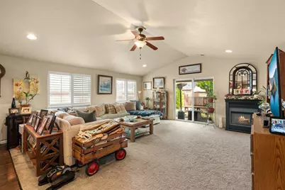 944 Stonewater Drive, Eagle Point, OR 97524 - Photo 13