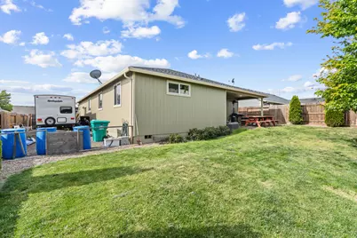 944 Stonewater Drive, Eagle Point, OR 97524 - Photo 25