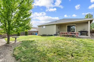 944 Stonewater Dr, Eagle Point, OR 97524 - Photo 27
