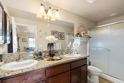 944 Stonewater Drive, Eagle Point, OR 97524 - Photo 17