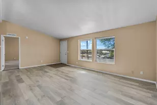 397 SE 6th St, Madras, OR 97741 - Photo 3