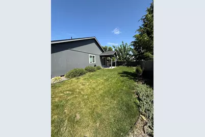 3852 Valley Meadows Drive, White City, OR 97503 - Photo 15