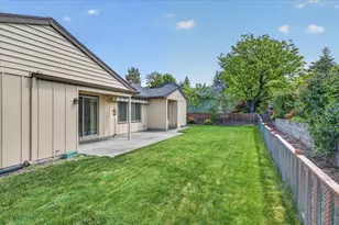 2458 Republic Way, Medford, OR 97504 - Photo 21