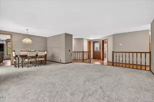 2458 Republic Way, Medford, OR 97504 - Photo 9