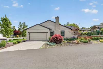 2458 Republic Way, Medford, OR 97504 - Photo 3