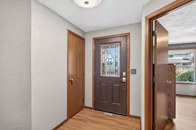 2458 Republic Way, Medford, OR 97504 - Photo 5