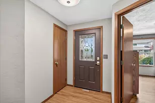 2458 Republic Way, Medford, OR 97504 - Photo 5