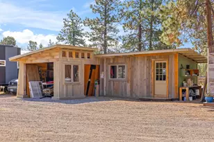 69252 Lake Dr, Sisters, OR 97759 - Photo 37