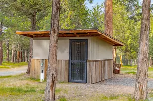 69252 Lake Dr, Sisters, OR 97759 - Photo 33