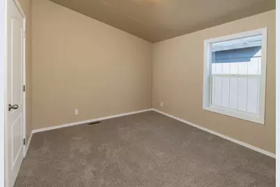 472 SE 7th Street, Madras, OR 97741 - Photo 11