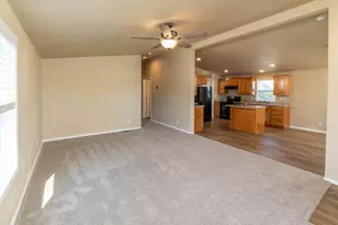 472 SE 7th St, Madras, OR 97741 - Photo 5