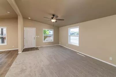 472 SE 7th Street, Madras, OR 97741 - Photo 3