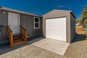 472 SE 7th St, Madras, OR 97741 - Photo 19