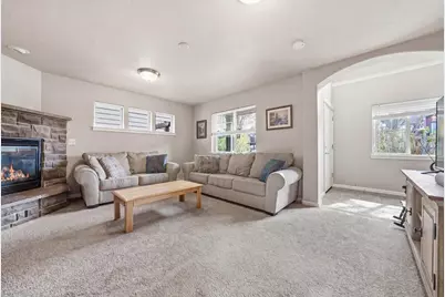 437 NW 27th Street, Redmond, OR 97756 - Photo 5
