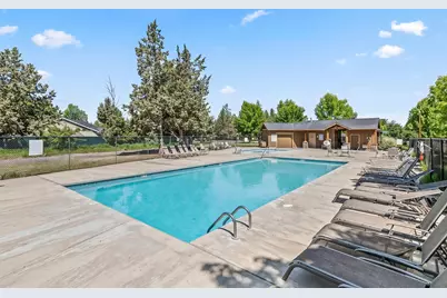 437 NW 27th Street, Redmond, OR 97756 - Photo 31
