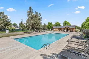 437 NW 27th St, Redmond, OR 97756 - Photo 31