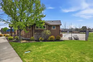 437 NW 27th St, Redmond, OR 97756 - Photo 43