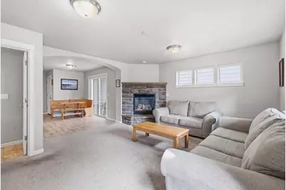 437 NW 27th Street, Redmond, OR 97756 - Photo 5